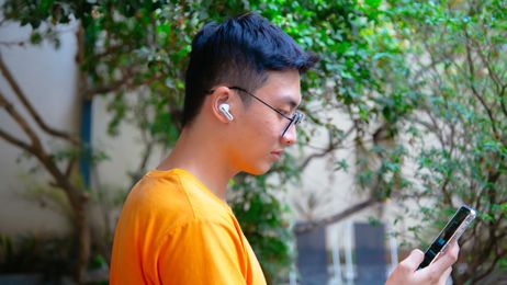 Đánh giá Xiaomi Redmi Buds 5: Giá rẻ nhưng không tầm thường, nghe nhạc quá ổn, đáng mua trong tầm giá 1 triệu
