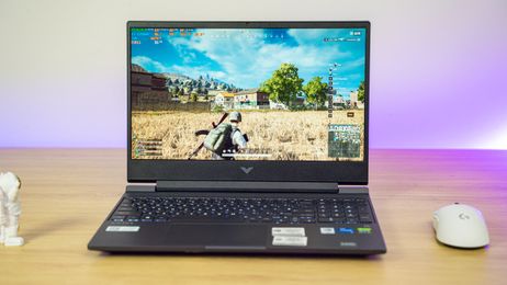 Đánh giá HP Victus 15 FA0115TX sau 1 năm: Thiết kế rất văn phòng, nhưng hiệu năng lại là game thủ
