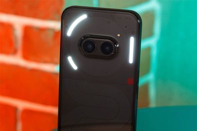 Cận cảnh Nothing Phone (2a): Mẫu điện thoại mặt lưng trong suốt, Dimensity 7200 Pro, giá từ 8.8 triệu đồng