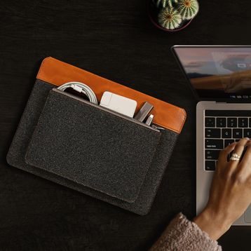 Túi chống sốc Tomtoc Felt & PU Leather cho Macbook Pro/Air 15 - 16 Inch